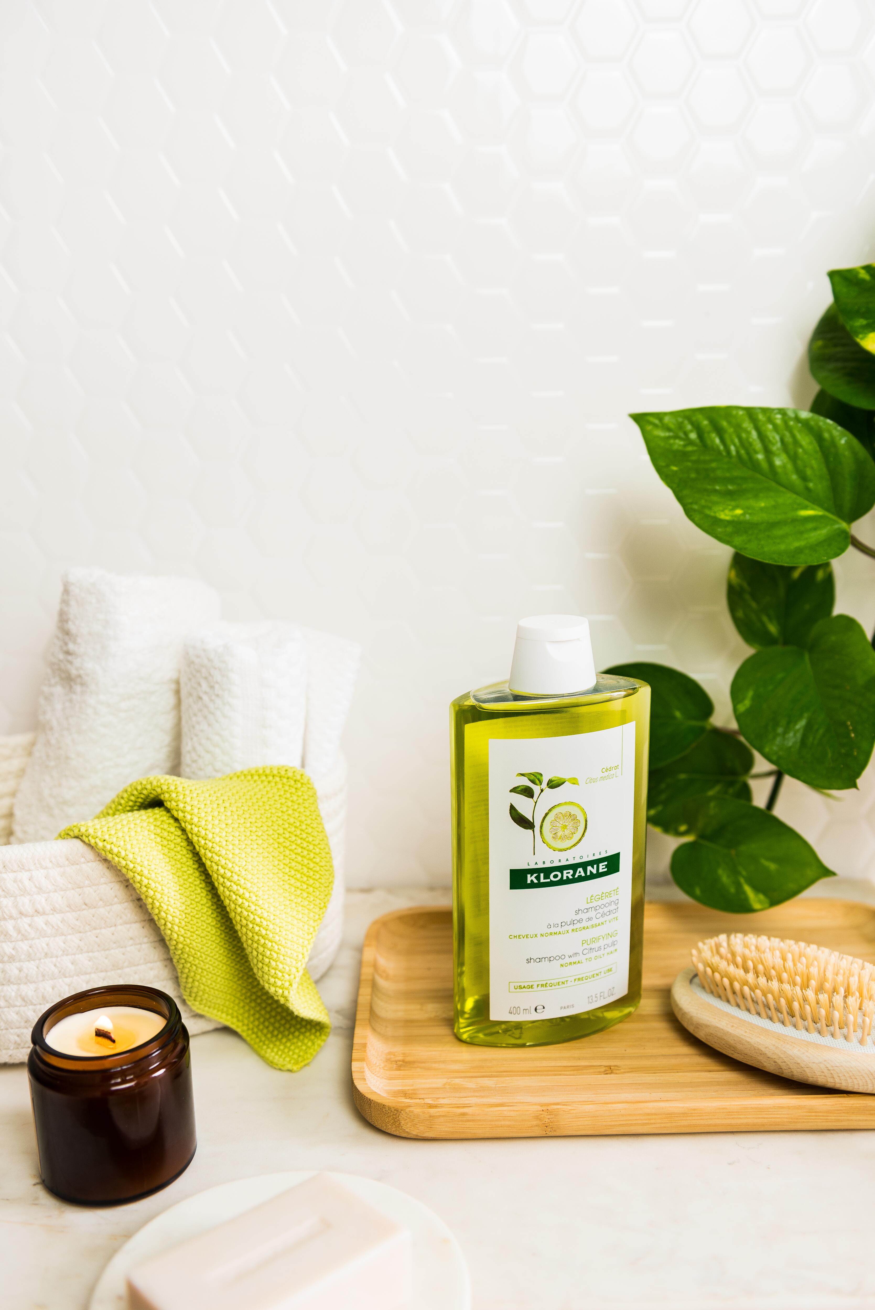 <span class="ezstring-field">kl_hair_citrus shampoo_picture_lifestyle_2020</span>